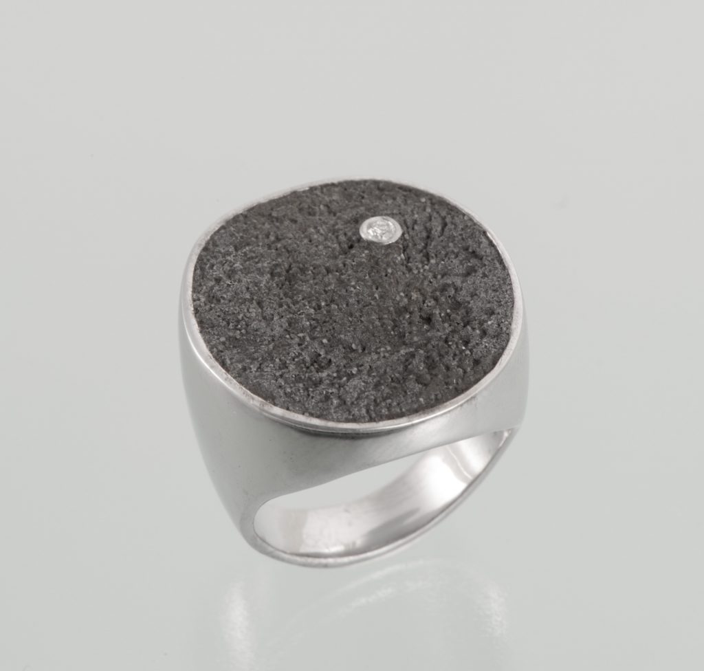 “Round” Ring, silver, concrete, diamond