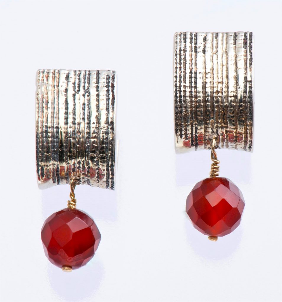 “Canvas” Earrings silver and gold, carnelian