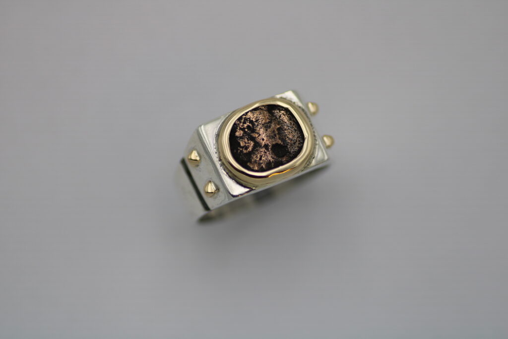 “Alkiviadis” Ring, silver and gold
