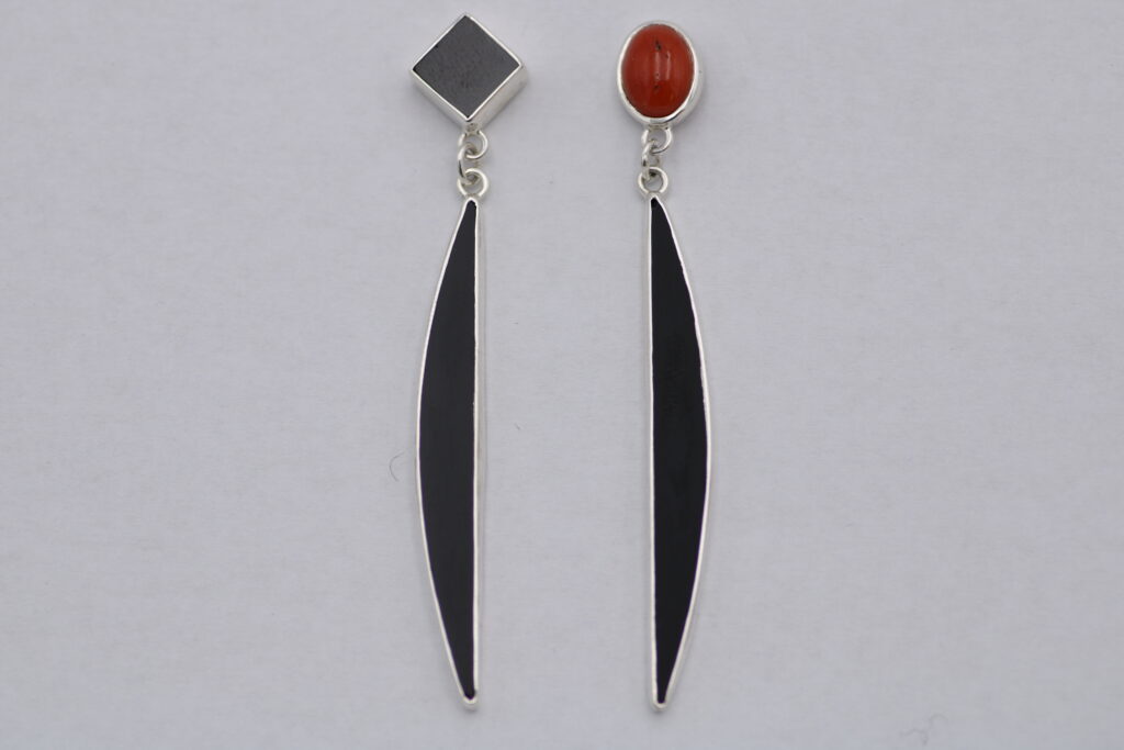 “Balanced asymmetry”  Earrings silver, coral, onyx