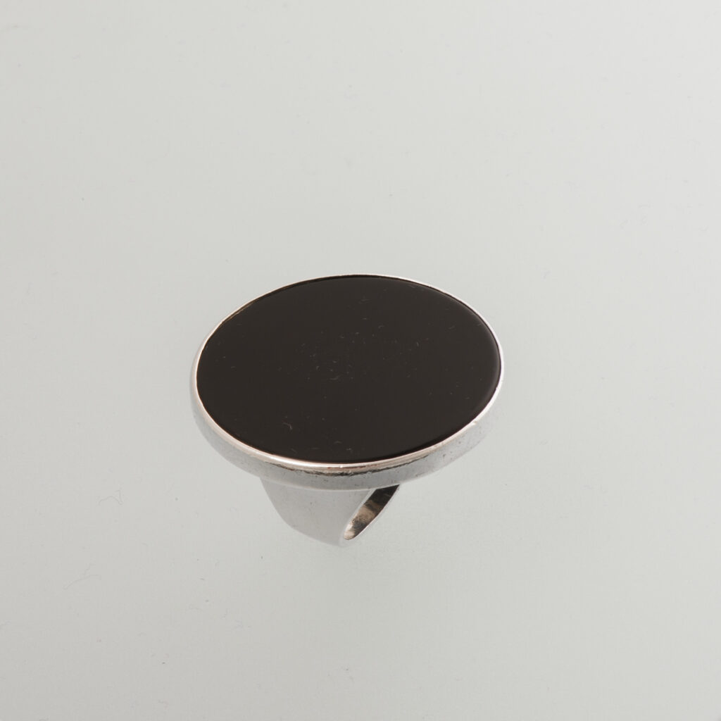 “Βlack dot” Ring, silver, onyx