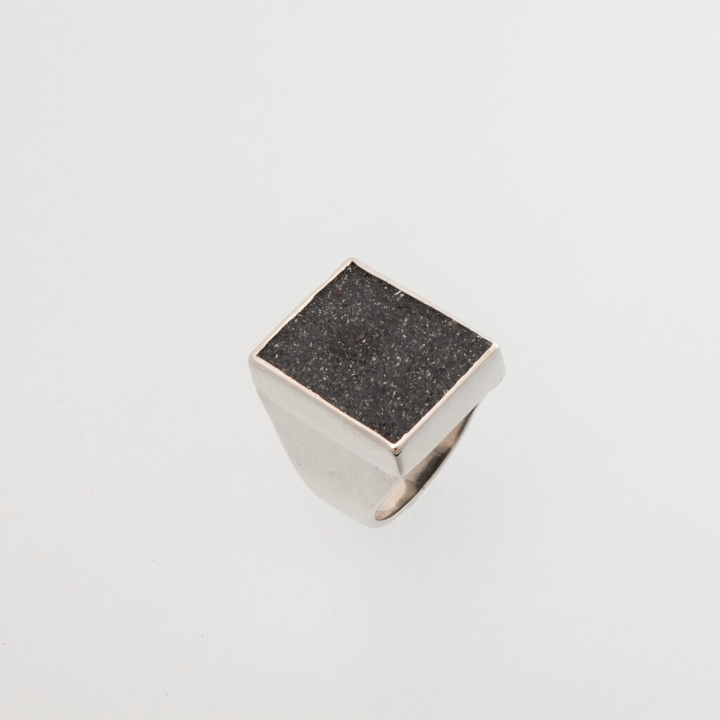 “Black druzy quartz” Ring, silver, white, druzy quartz