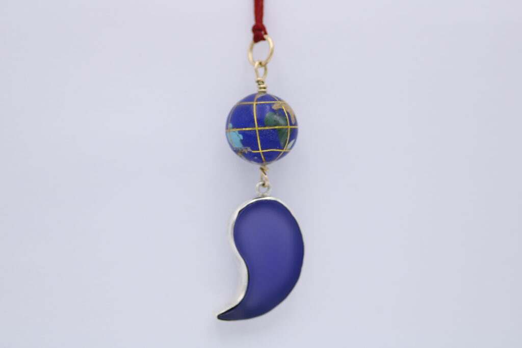 “Earth is wondering” Pendant, silver and gold, agate, cloisonne bead