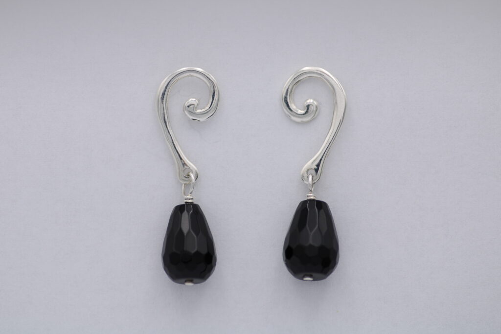 “Wave I” Earrings silver, onyx