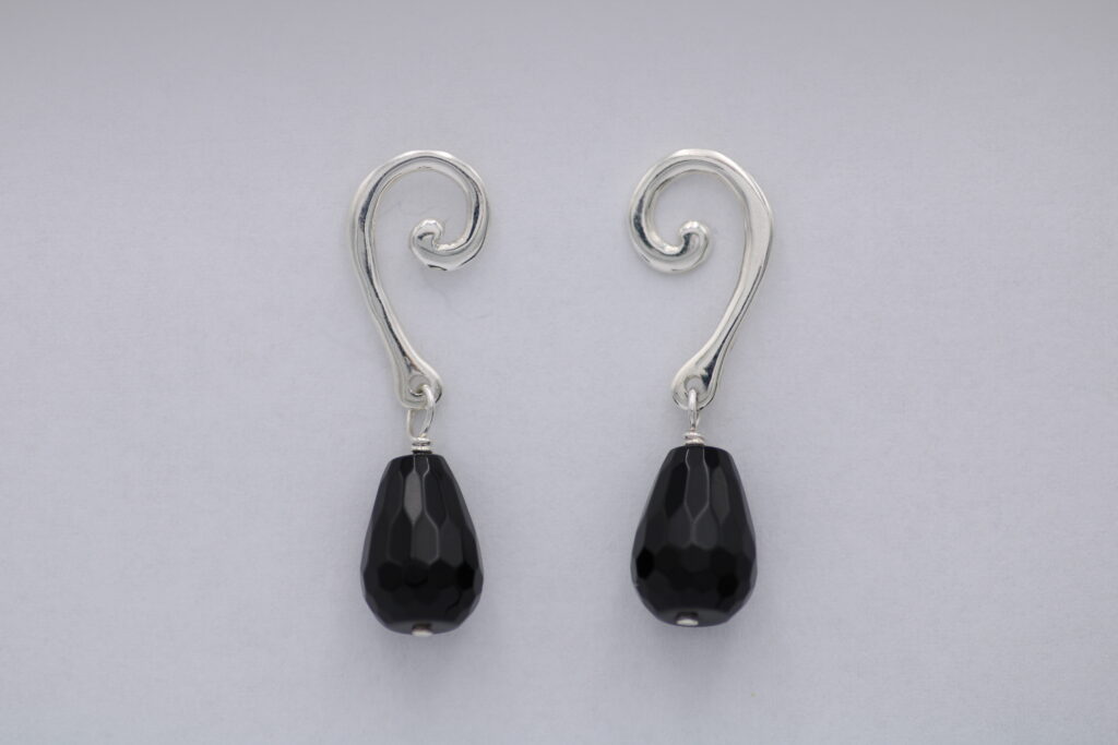 “Wave” Earrings silver, onyx