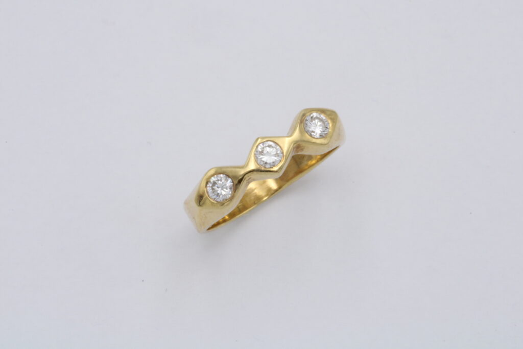 “Diamonds with diamonds” Ring, gold, diamonds