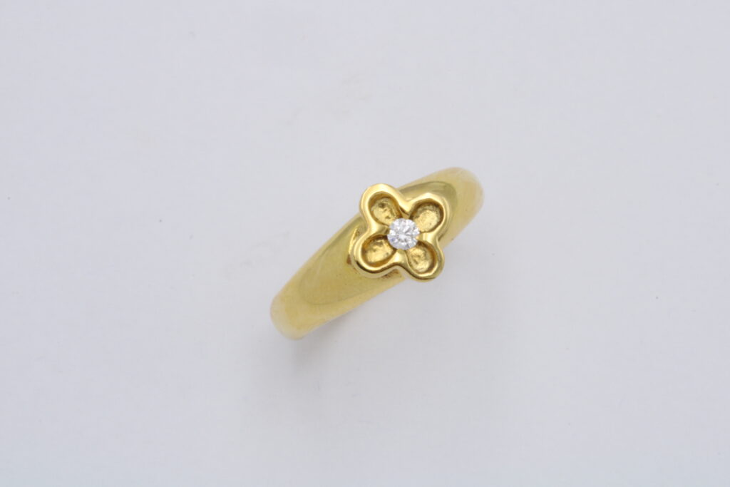 “Athos” Ring, gold, diamond