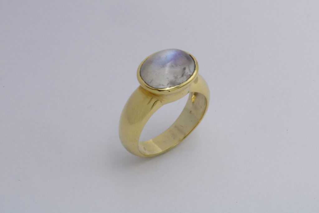 “Medieval” Ring, gold, moonstone