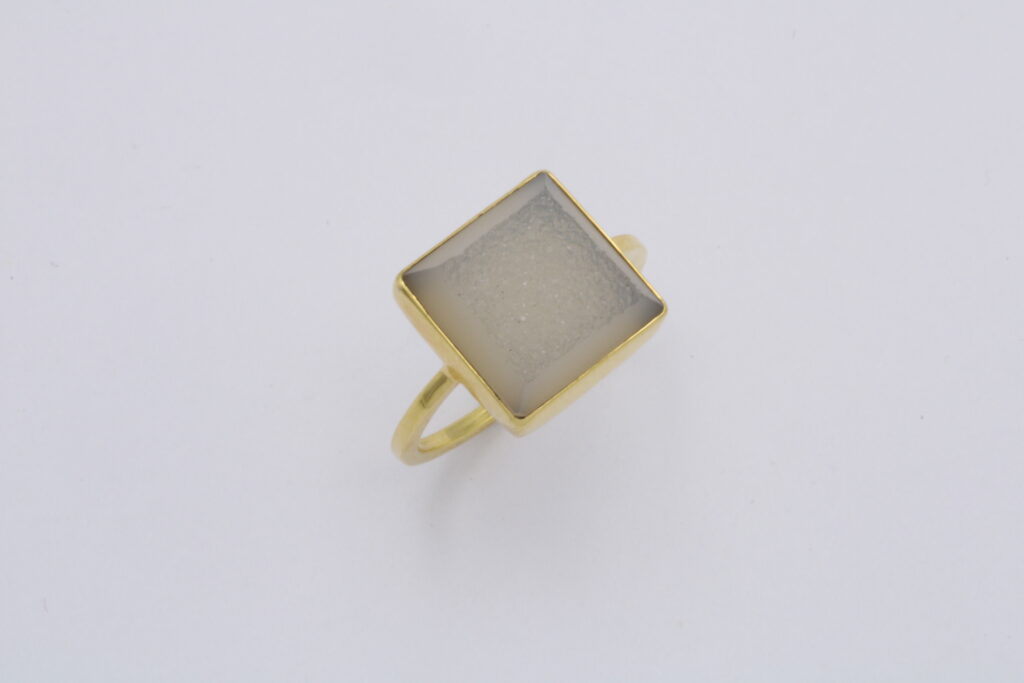 “Druzy quartz” Ring, gold, druzy quartz