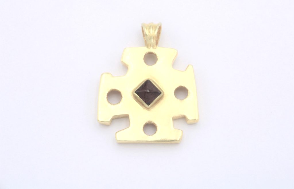 “Αsymmetric” Cross silver, yellow, garnet
