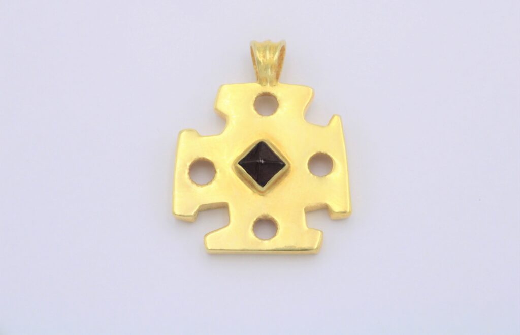 “Αsymmetric” Cross silver, yellow, garnet
