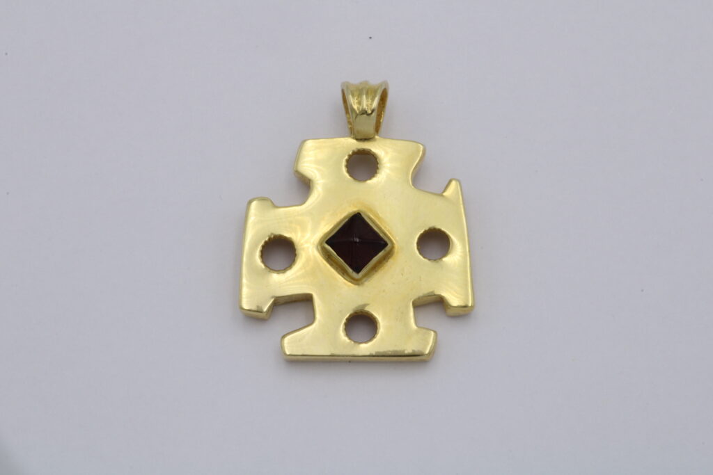 “Αsymmetric” Cross silver, yellow, garnet