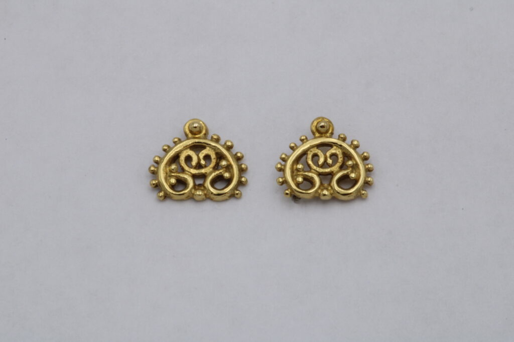 “6th century” Earrings gold