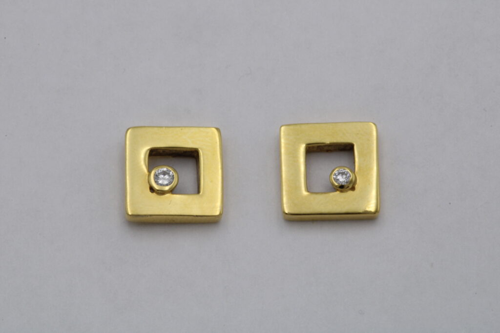 “Carre” Earrings gold, diamonds