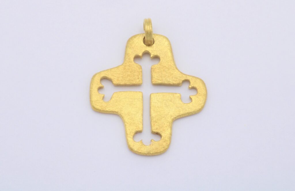 “Clovet all over” Cross silver yellow matt