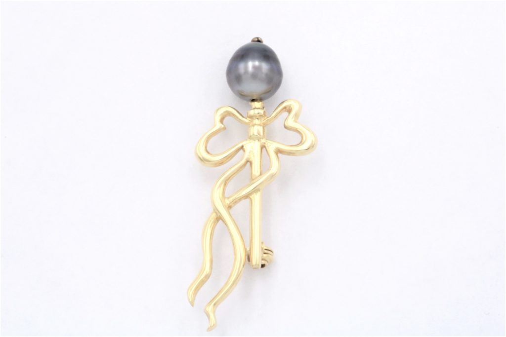 “Bow Ι” Brooch gold, pearl