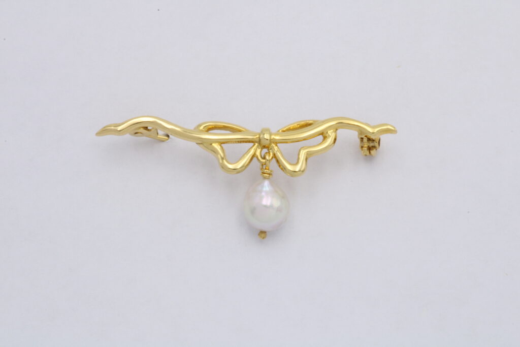 “Bow IΙ” Brooch gold, pearl