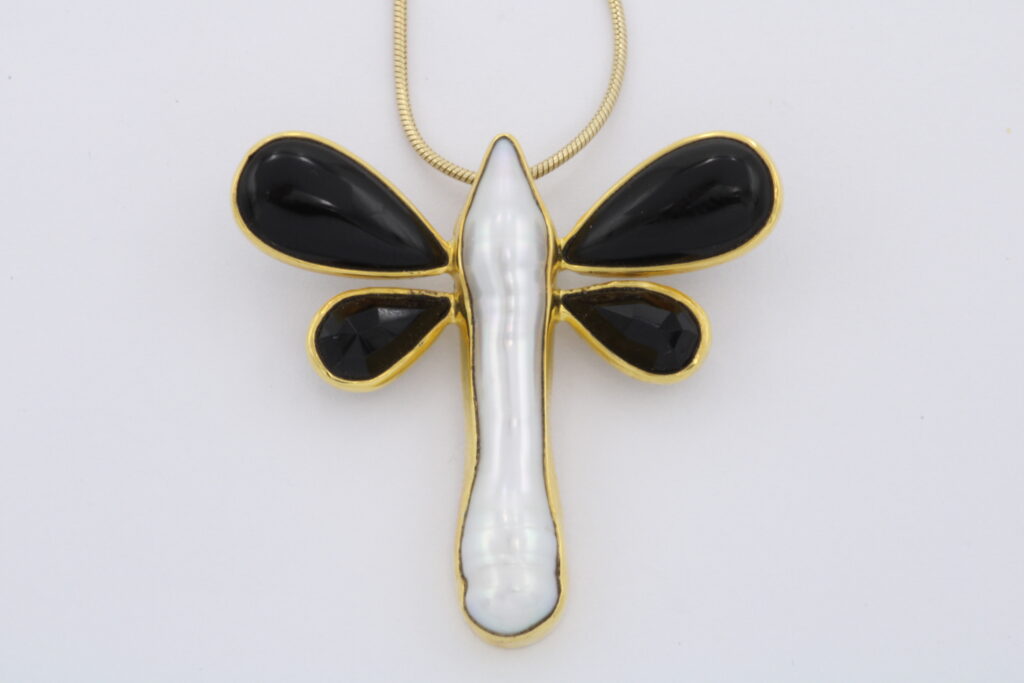 “Dragonfly” Pendant gold, pearl, onyx