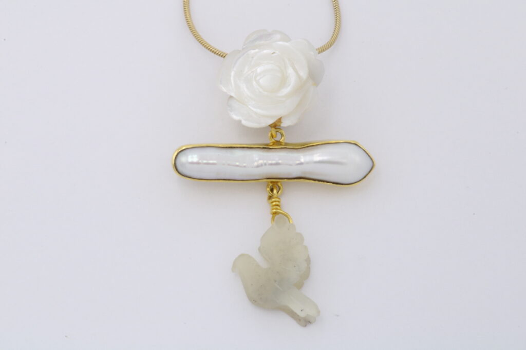 “Peace only!” Pendant gold, pearl, mother of pearl, chalcedony
