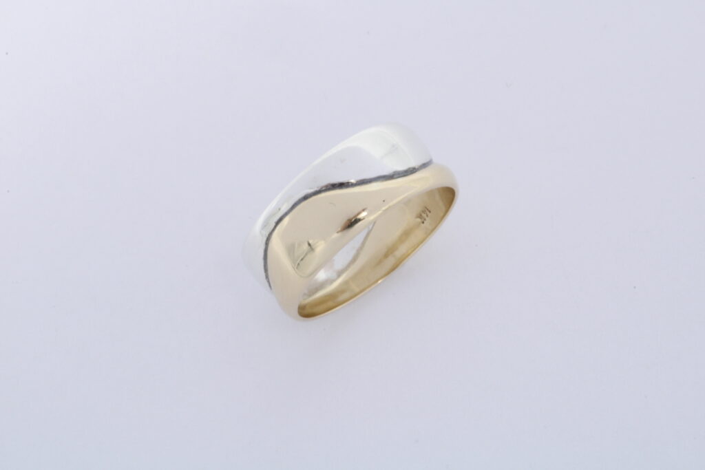 “Yin and Yang” Ring, silver and gold
