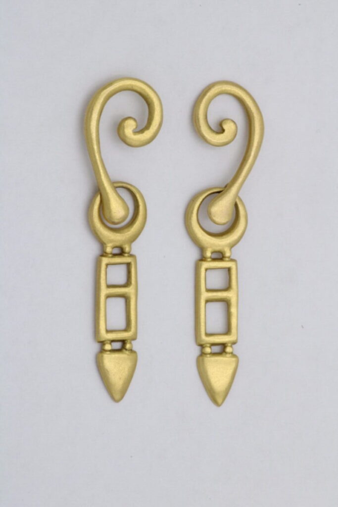 “Assyrian arrow Ι” Earrings gold