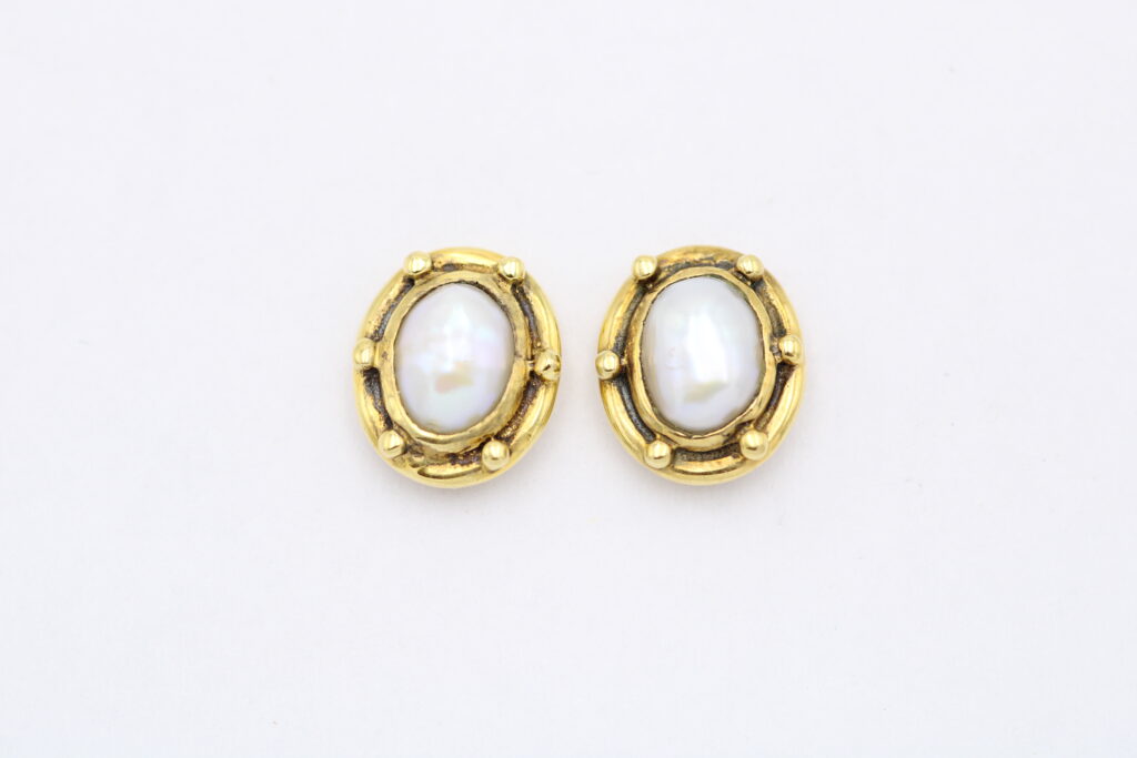 “Wheel” Earrings, gold, pearl