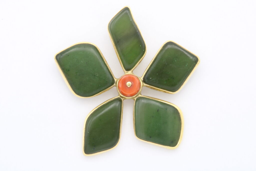 “Green flower” Pendant gold, jade, coral