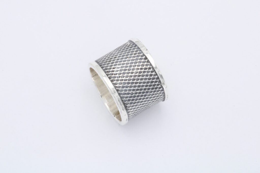 “Crossed lines” Ring silver