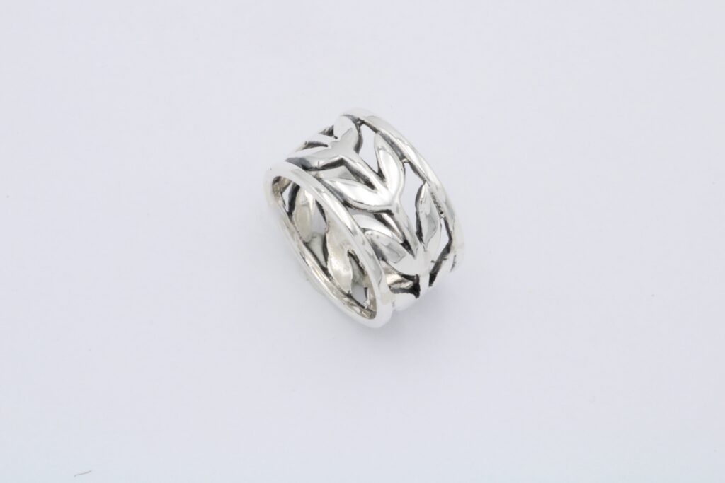 ”Laurel wreath“ Ring, silver