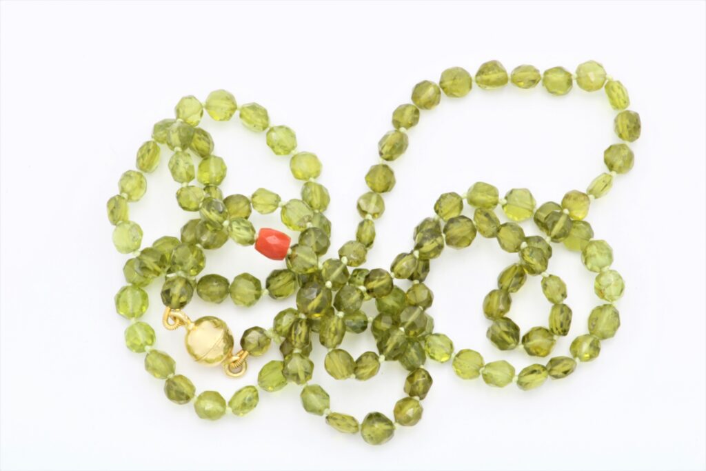 “Peridot with a twist” Necklace, peridot, coral