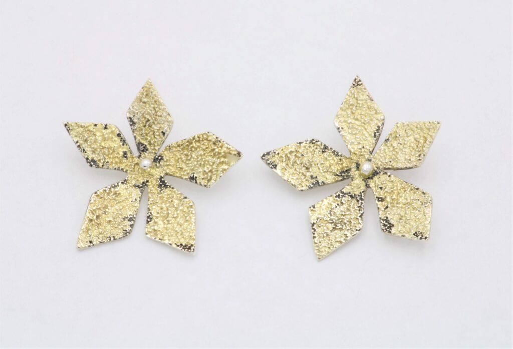 “Five rough rhombic petals” Earrings silver and gold