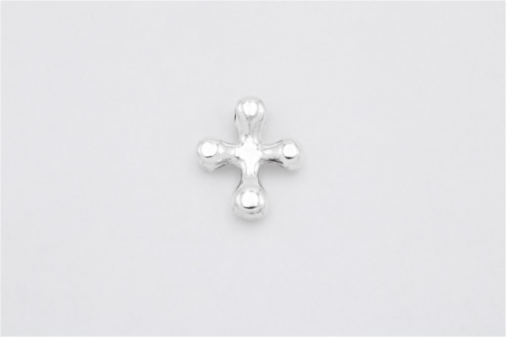 “Curvy minimal III” Cross silver