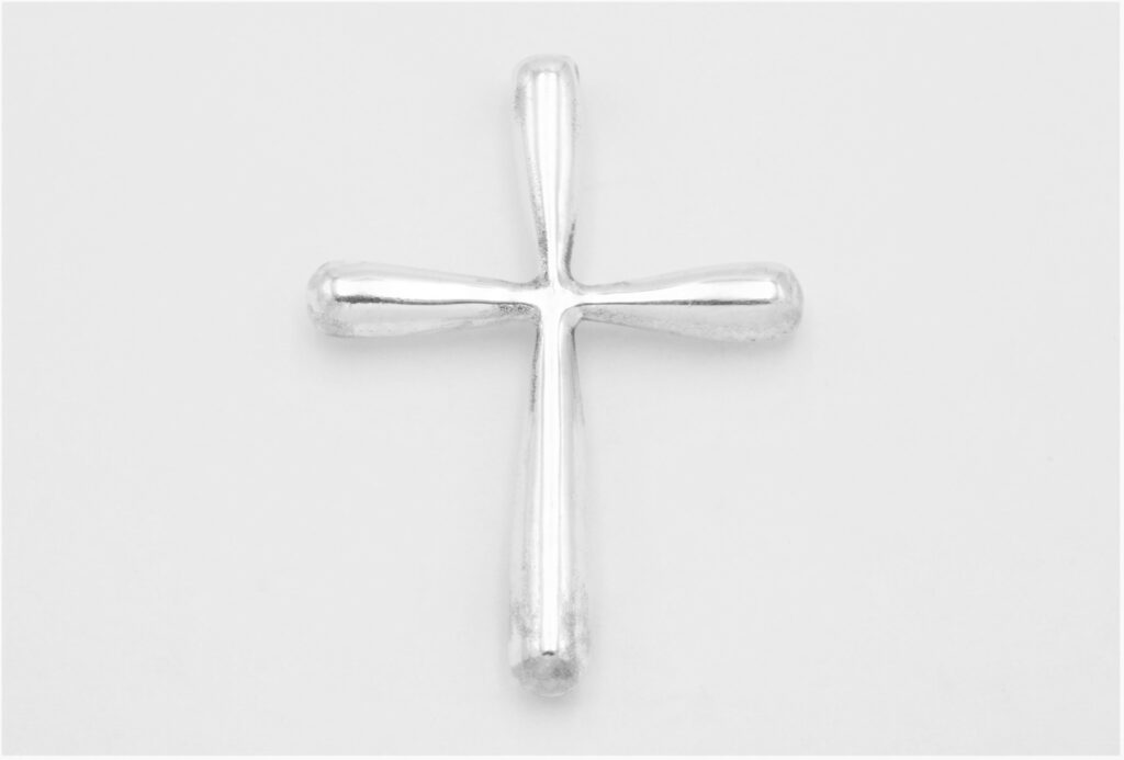 “Curvy minimal I” Cross silver