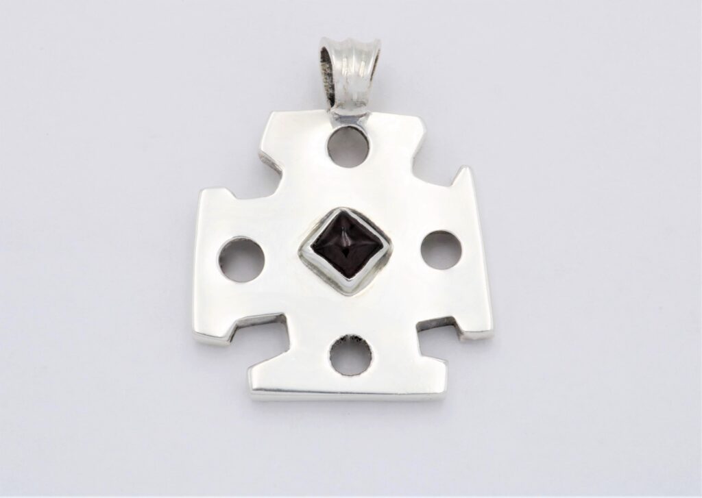 “Αsymmetric” Cross silver, garnet