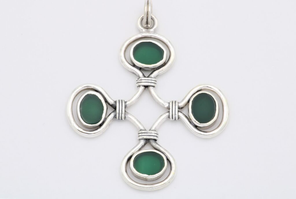 “Binding I” Cross silver, chalcedony