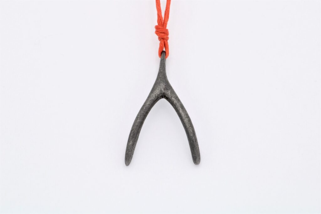 “Wishbone II” Pendant silver, black, matt