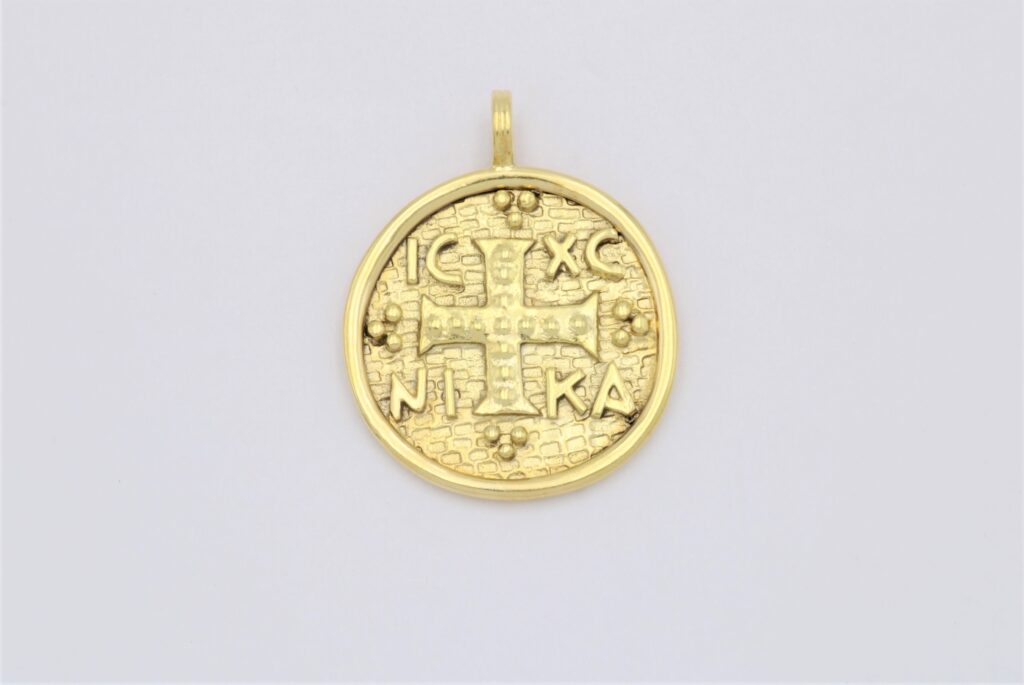 “ICXC-NIKA ΙΙ” Pendant, silver, yellow