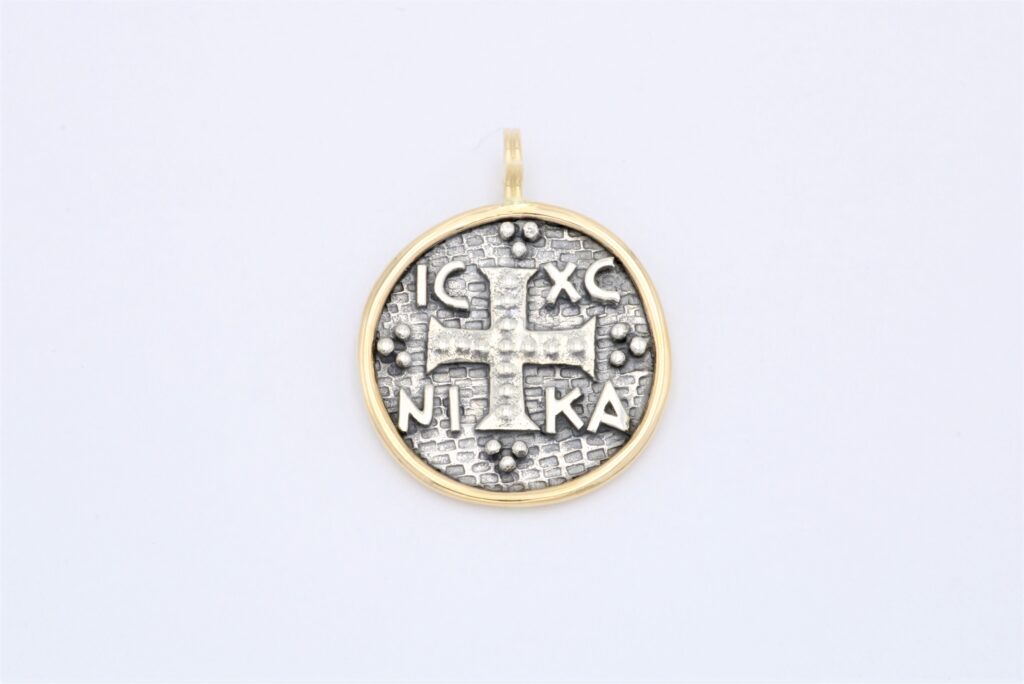 “ICXC-NIKA ΙΙ” Pendant, silver and gold