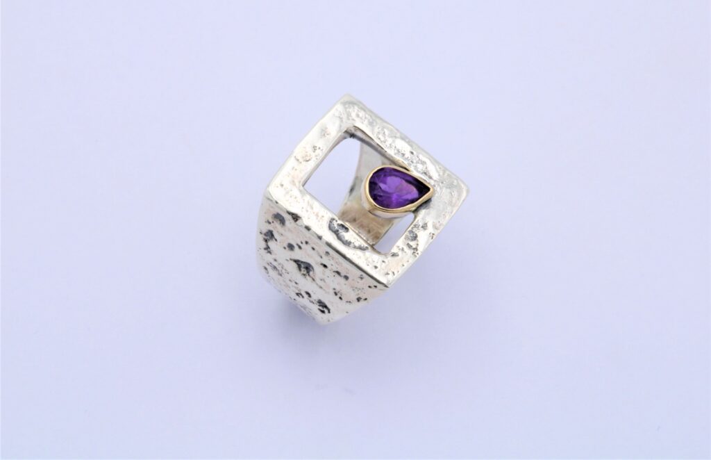 “Amethyst drop” Ring, silver and gold, amethyst