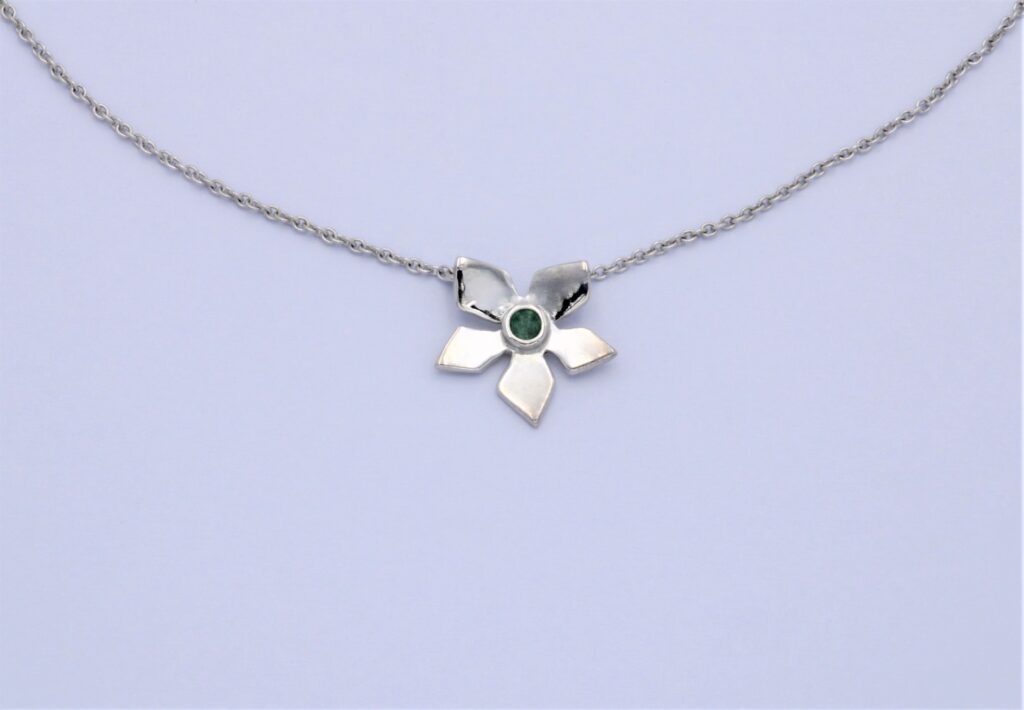 “Metal petal” Necklace white gold, tourmaline