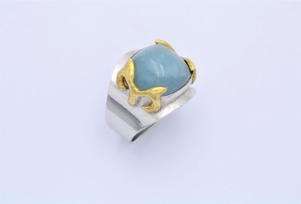 “Byzantine I” Ring, white and yellow gold, aqua marina