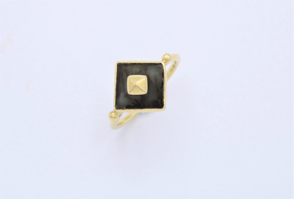 “Giza” Ring, gold, steatite