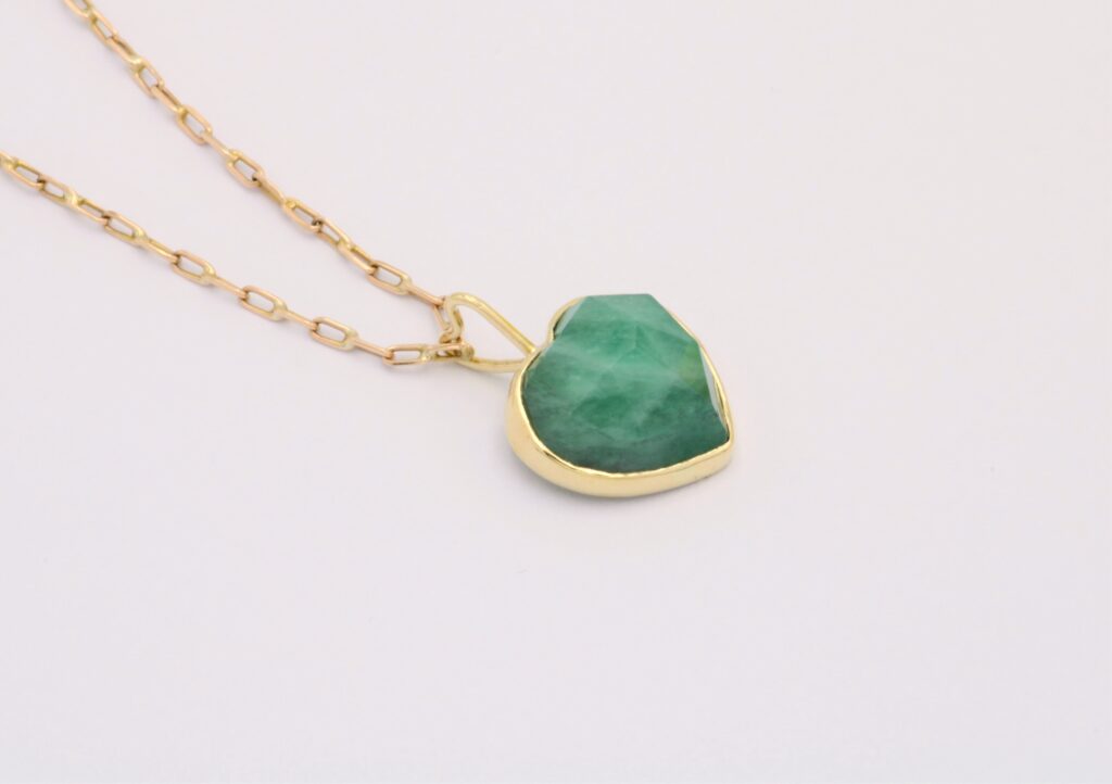 “Emerald heart” Pendant, gold, emerald