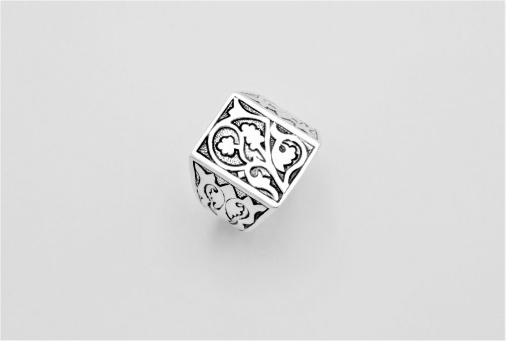 “Andalusian II” Ring, silver