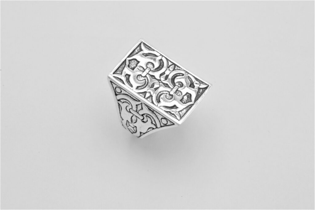 “Andalusian I” Ring, silver