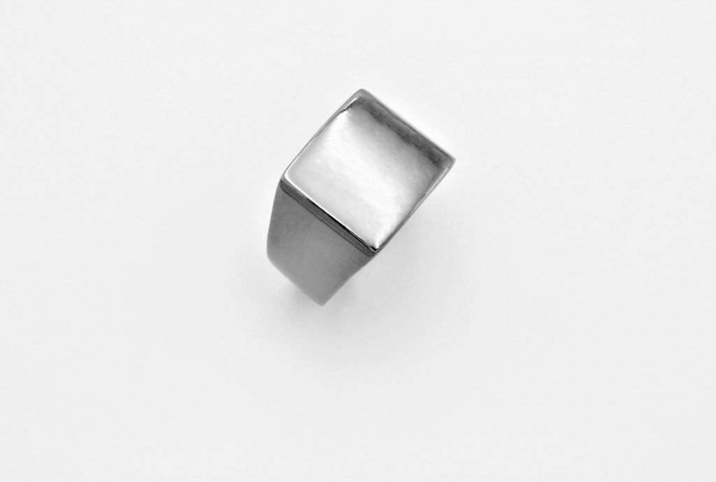 “Unisex square” Ring, silver, black