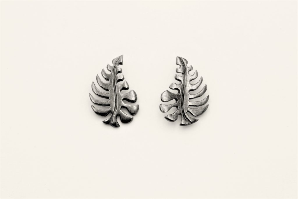 “Monstera” Earrings silver, black