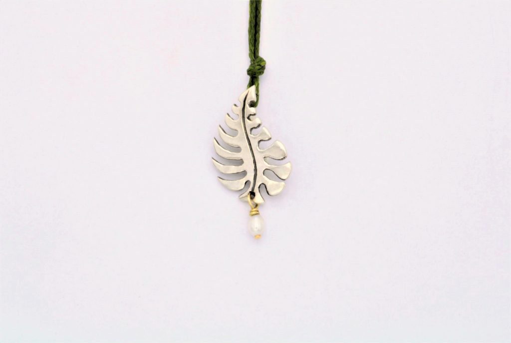 “Monstera” Pendant silver and gold, pearl