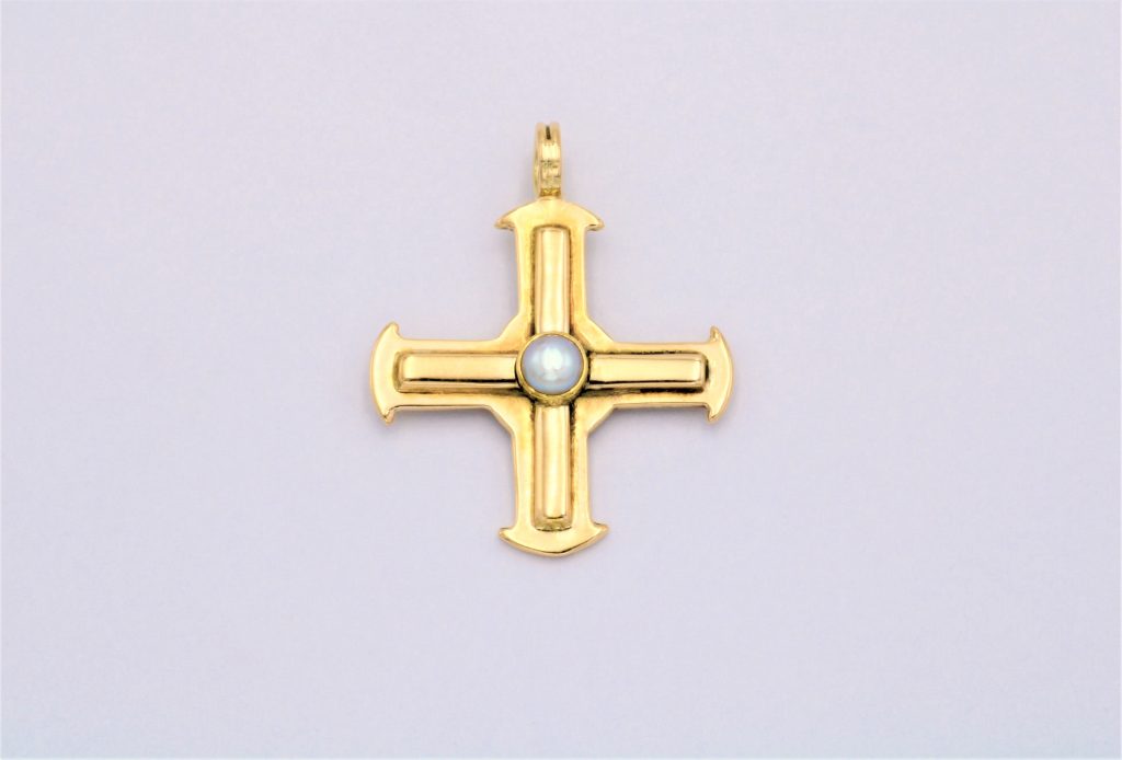 “Romanos I” Cross gold, pearl