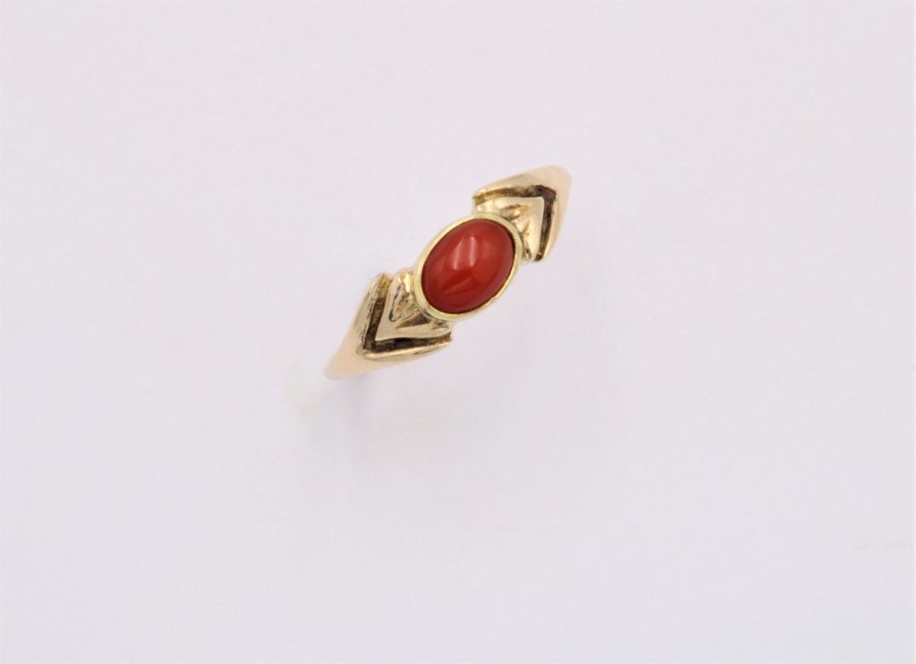 “Dione” Ring, gold, coral